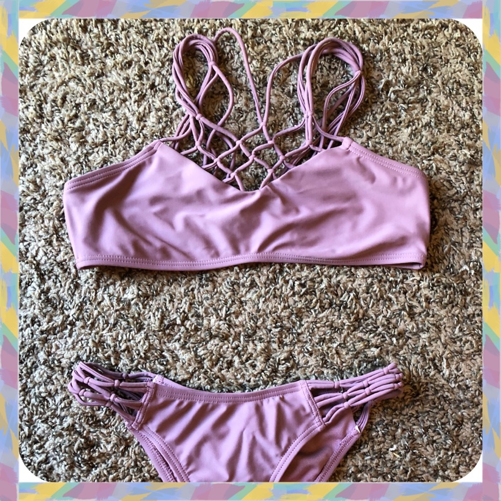 Super Cute All Stringed Up Bikini 👙 Worn once💕